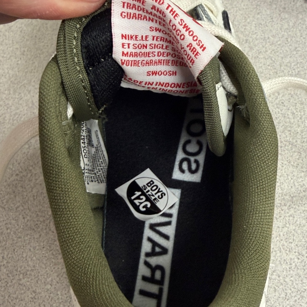 Travis Scott Reverse Olive Nike - Picture 6 of 7